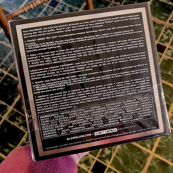 Glamglow YOUTHMUD® Glow Stimulating Treatment Mask - Picture 2 of 4